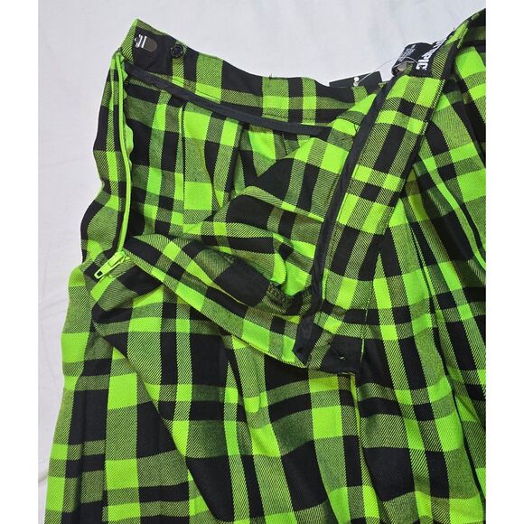 Hot Topic Green Plaid Chain Pleated Skirt - Size Medium - NWT - 86 - Picture 5 of 7
